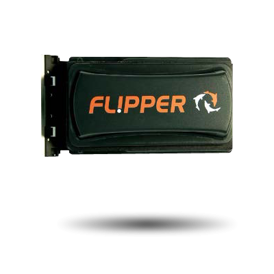 Flipper magnet cleaner